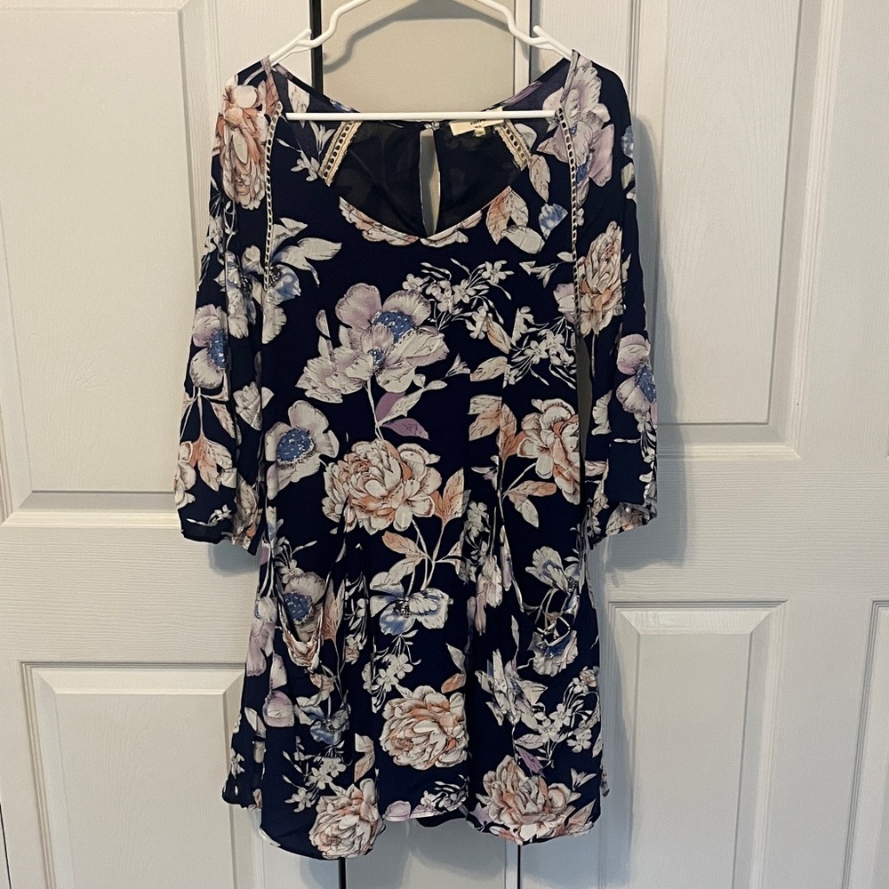 Entro Navy and White Lace Dress